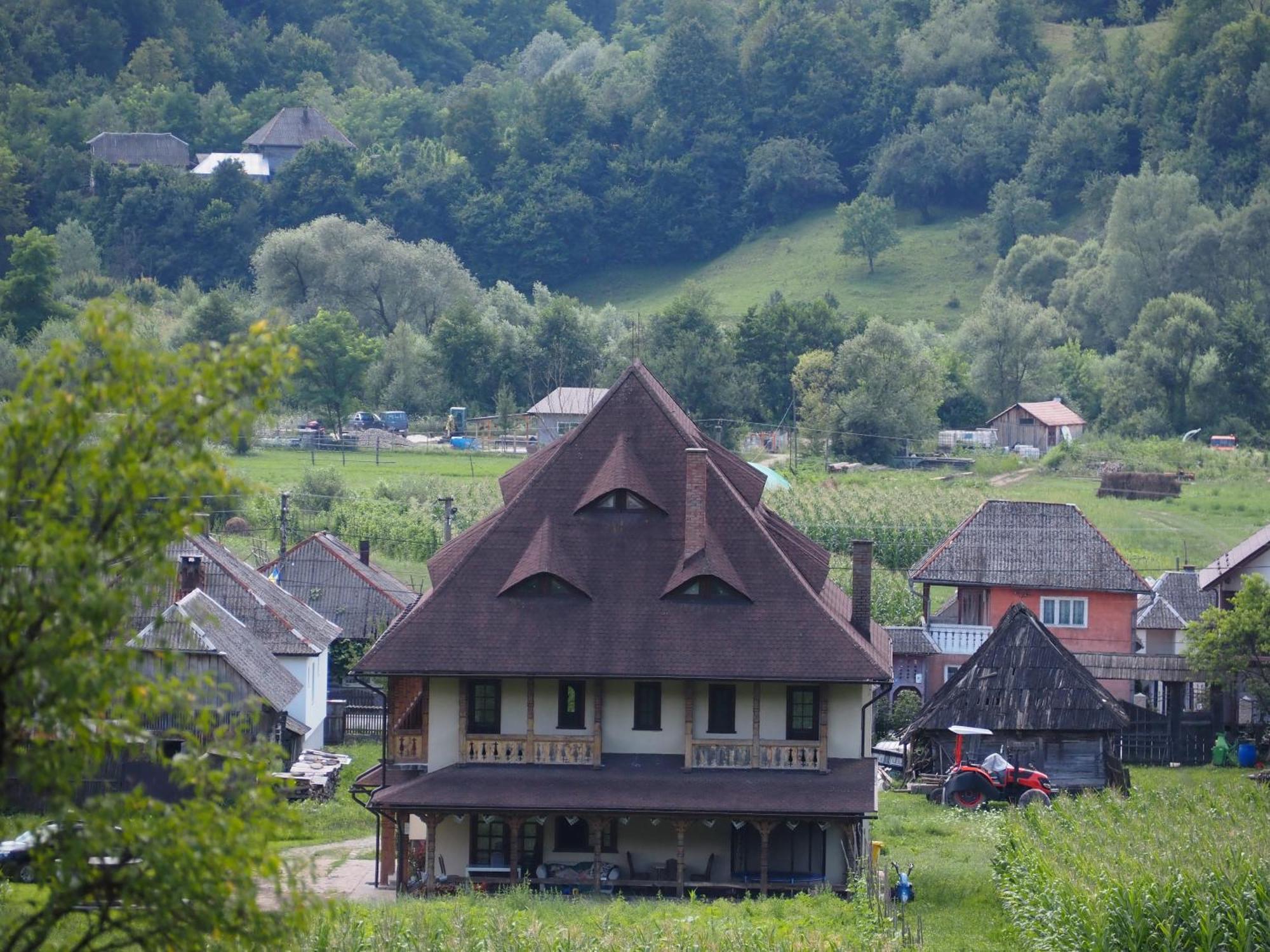 Pensiunea Sanziene Strîmtura Exterior foto