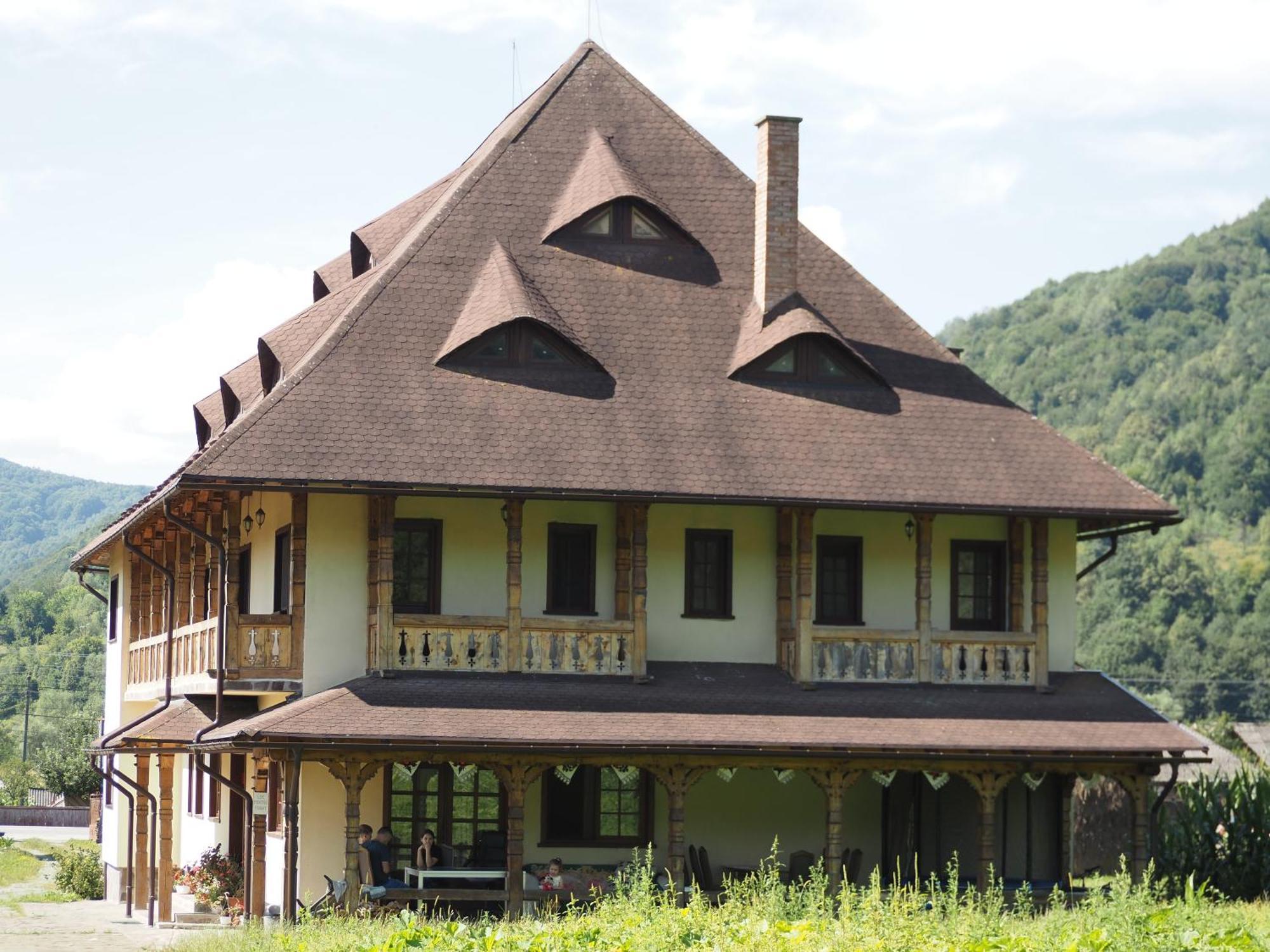 Pensiunea Sanziene Strîmtura Exterior foto