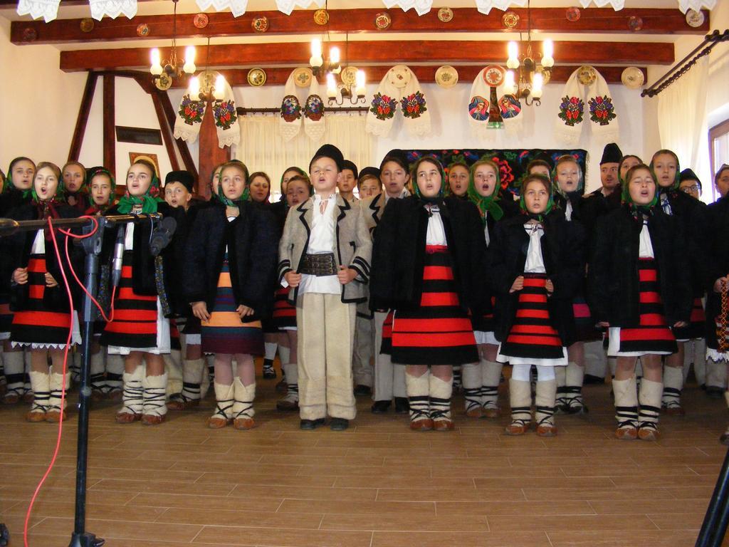 Pensiunea Sanziene Vila Strîmtura Exterior foto